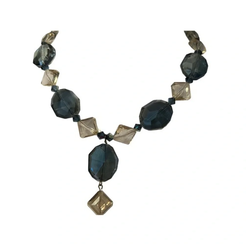 Beautiful Vintage Glass And Crystal Necklace